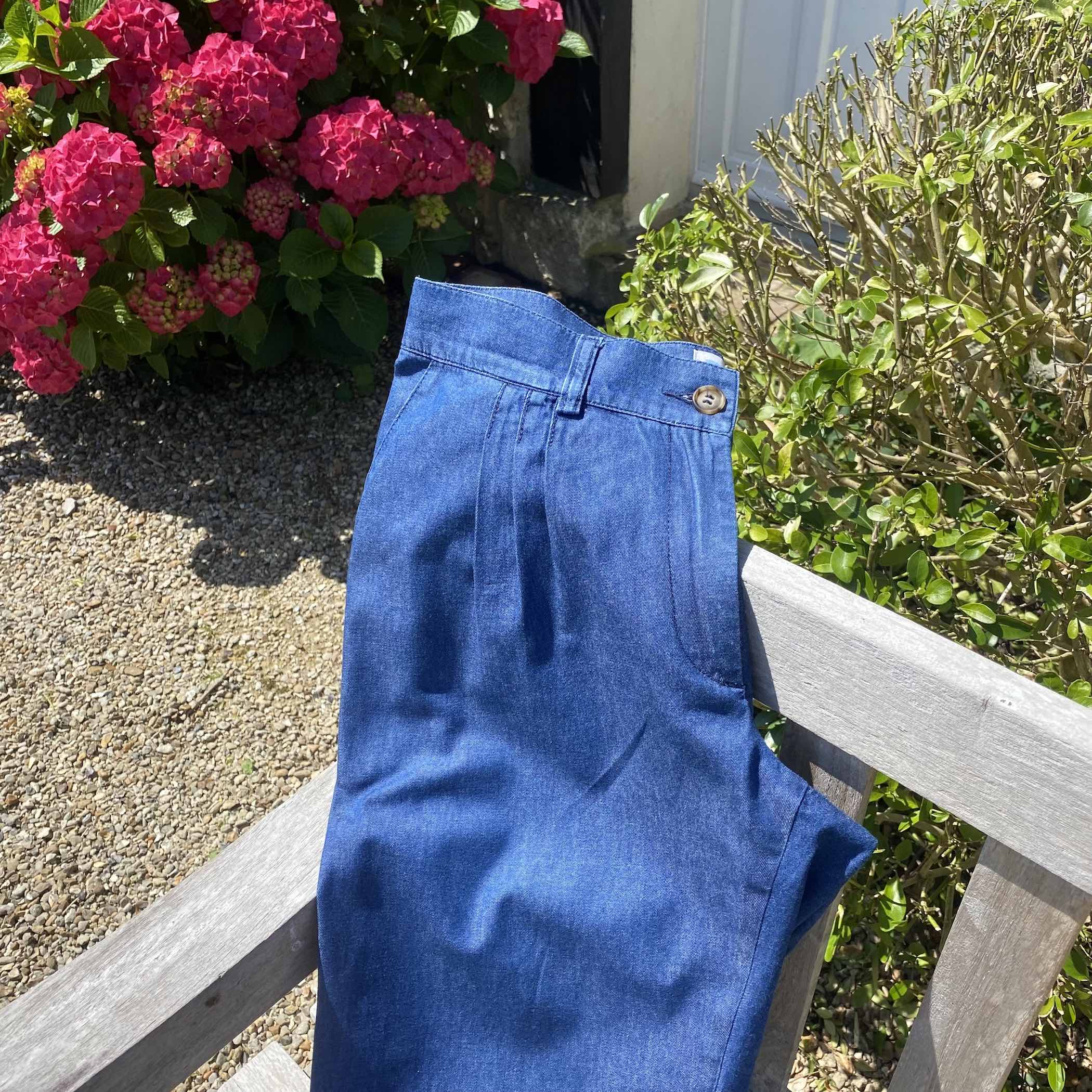 Pantalón para mujer fino y fresco azul marino